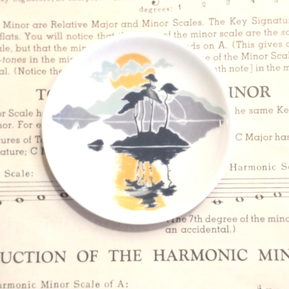 Vintage 1970s Highland Fine Bone China Scotland - small butter pad/trinket dish - Picture 1 of 4